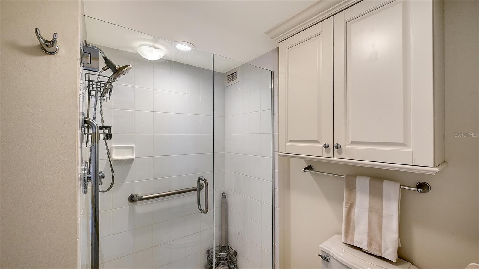 ST ARMAND TOWERS - Residential