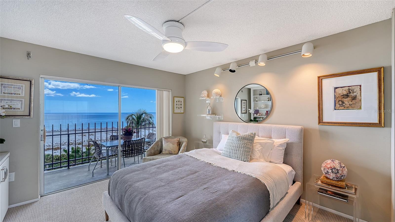 ST ARMAND TOWERS - Residential