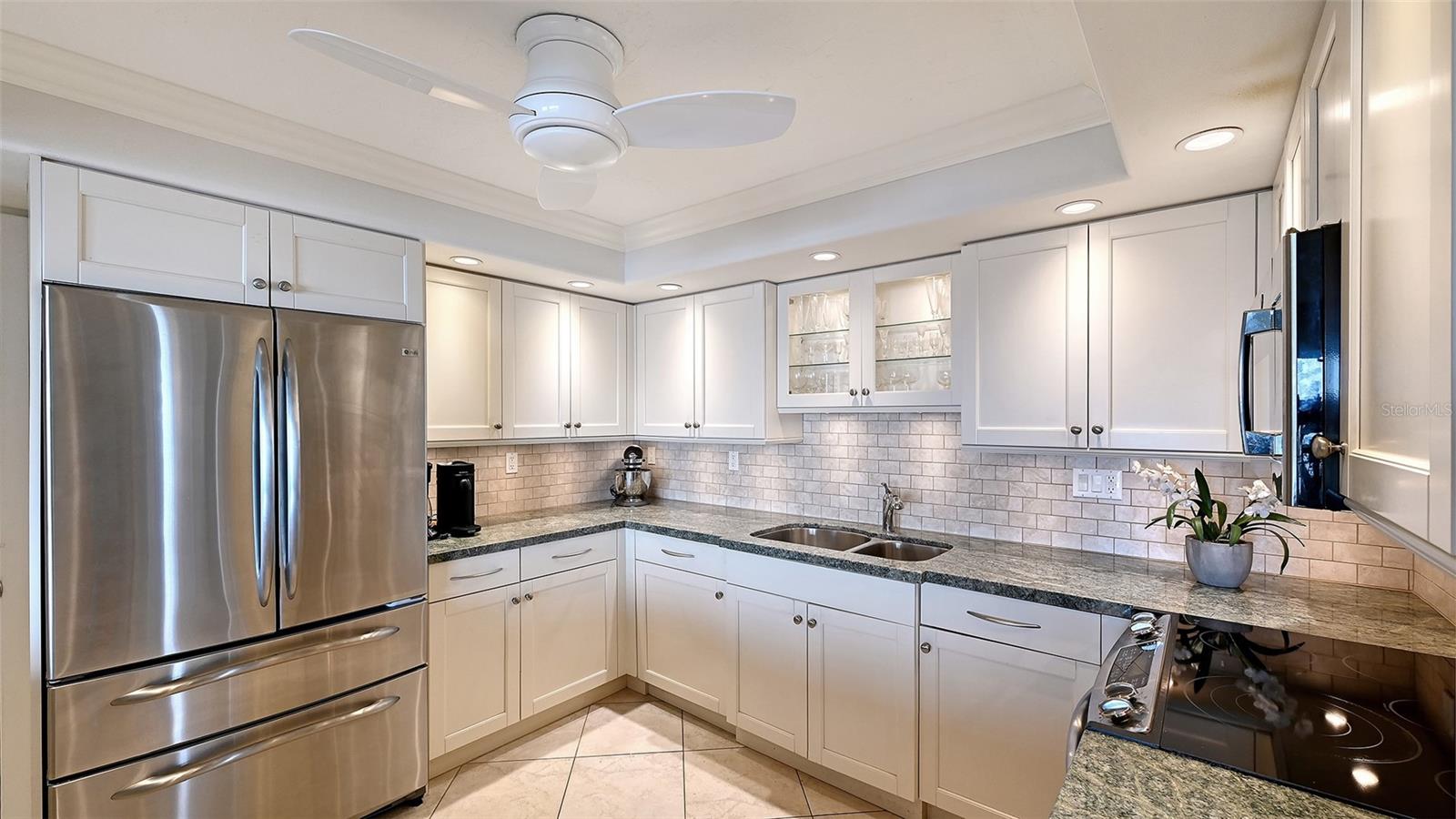 ST ARMAND TOWERS - Residential