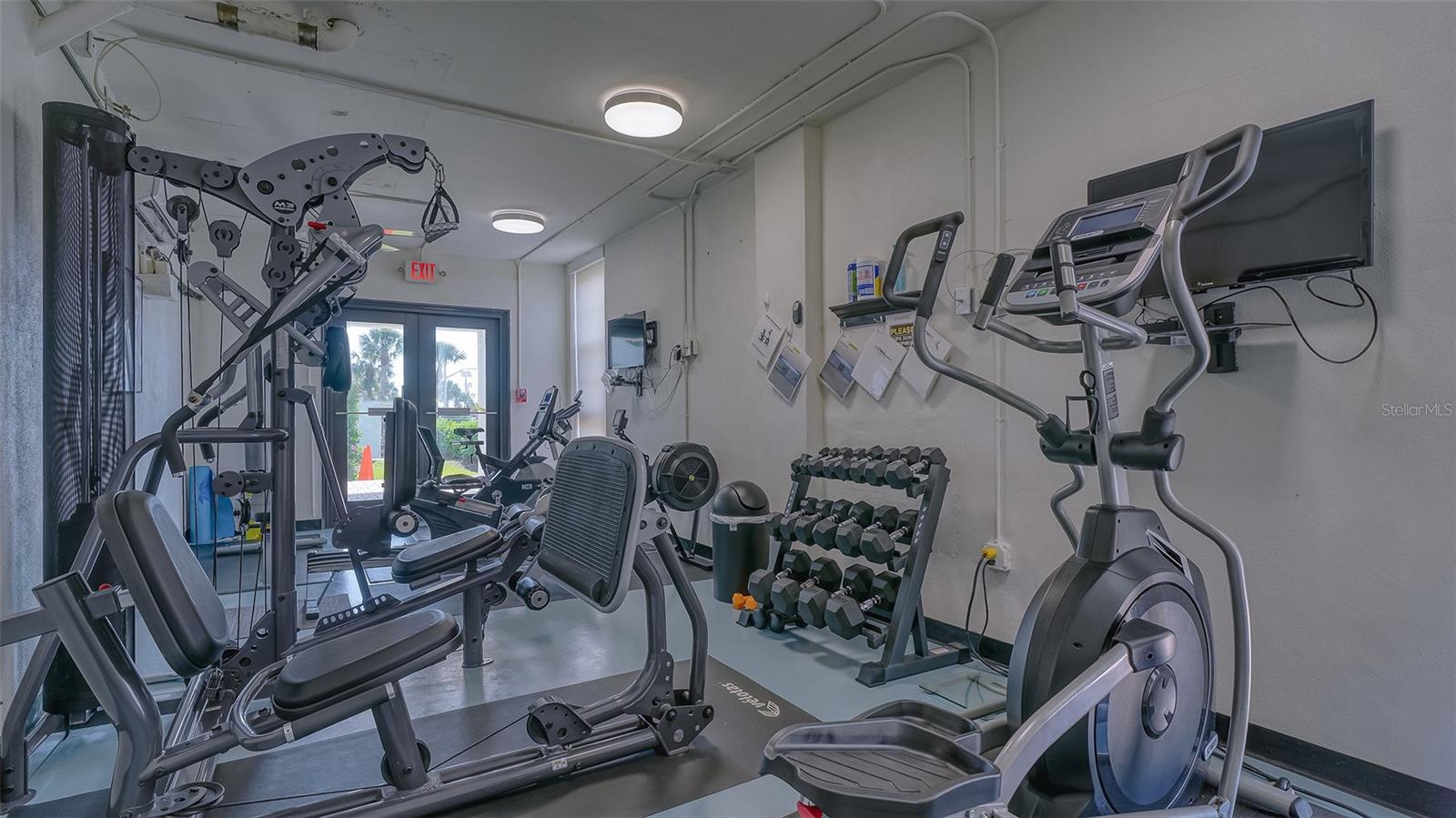 ST ARMAND TOWERS - Residential