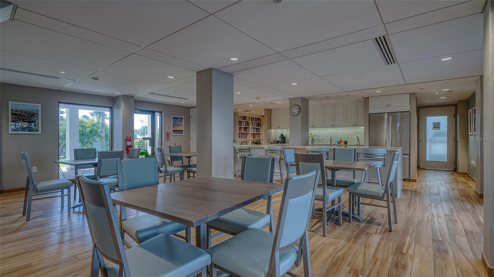 ST ARMAND TOWERS - Residential