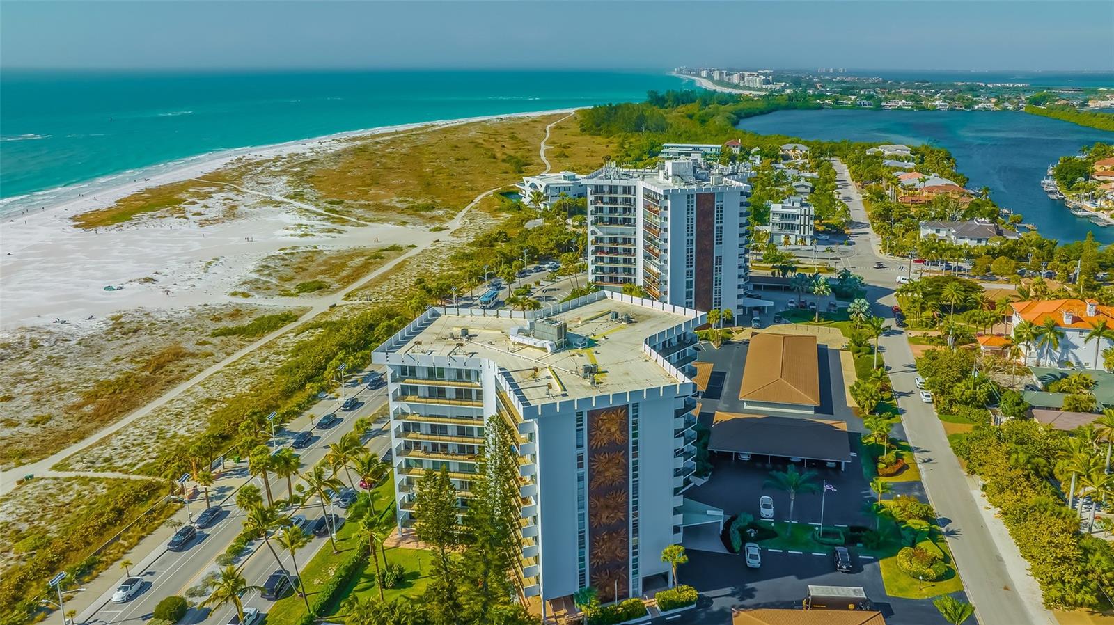 ST ARMAND TOWERS - Residential