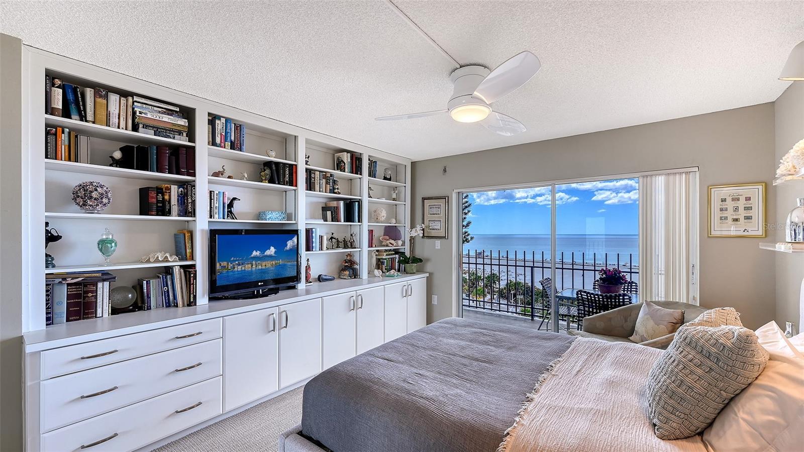 ST ARMAND TOWERS - Residential