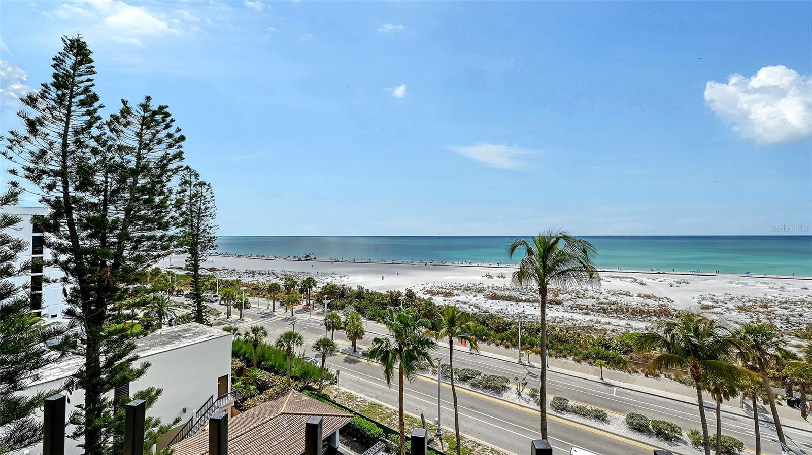 ST ARMAND TOWERS - Residential