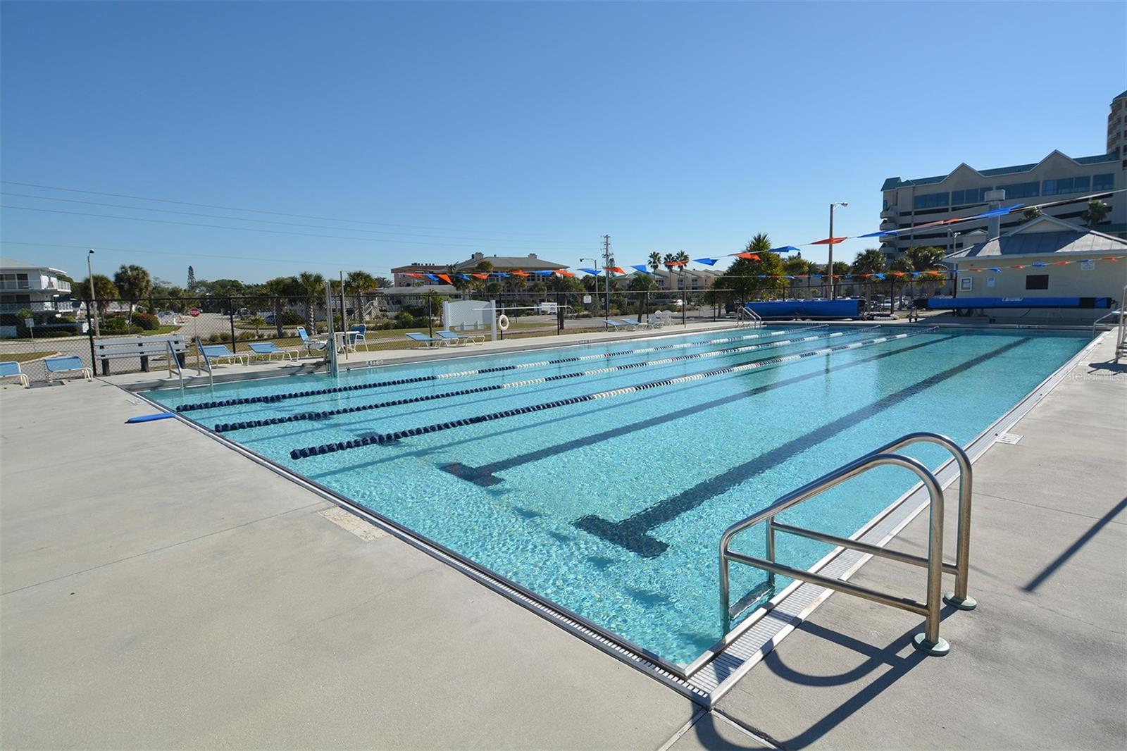 ST ARMAND TOWERS - Residential