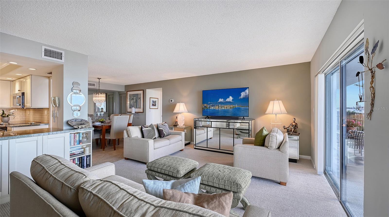 ST ARMAND TOWERS - Residential