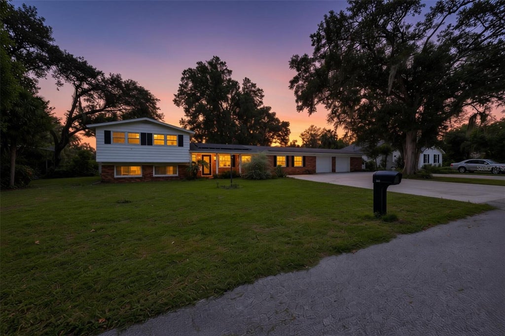 Photo of 401 Overland Drive, Brandon, FL 33511 (MLS # TB8526659)