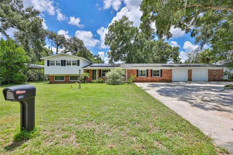 Photo of 401 Overland Drive, Brandon, FL 33511 (MLS # TB8526659)