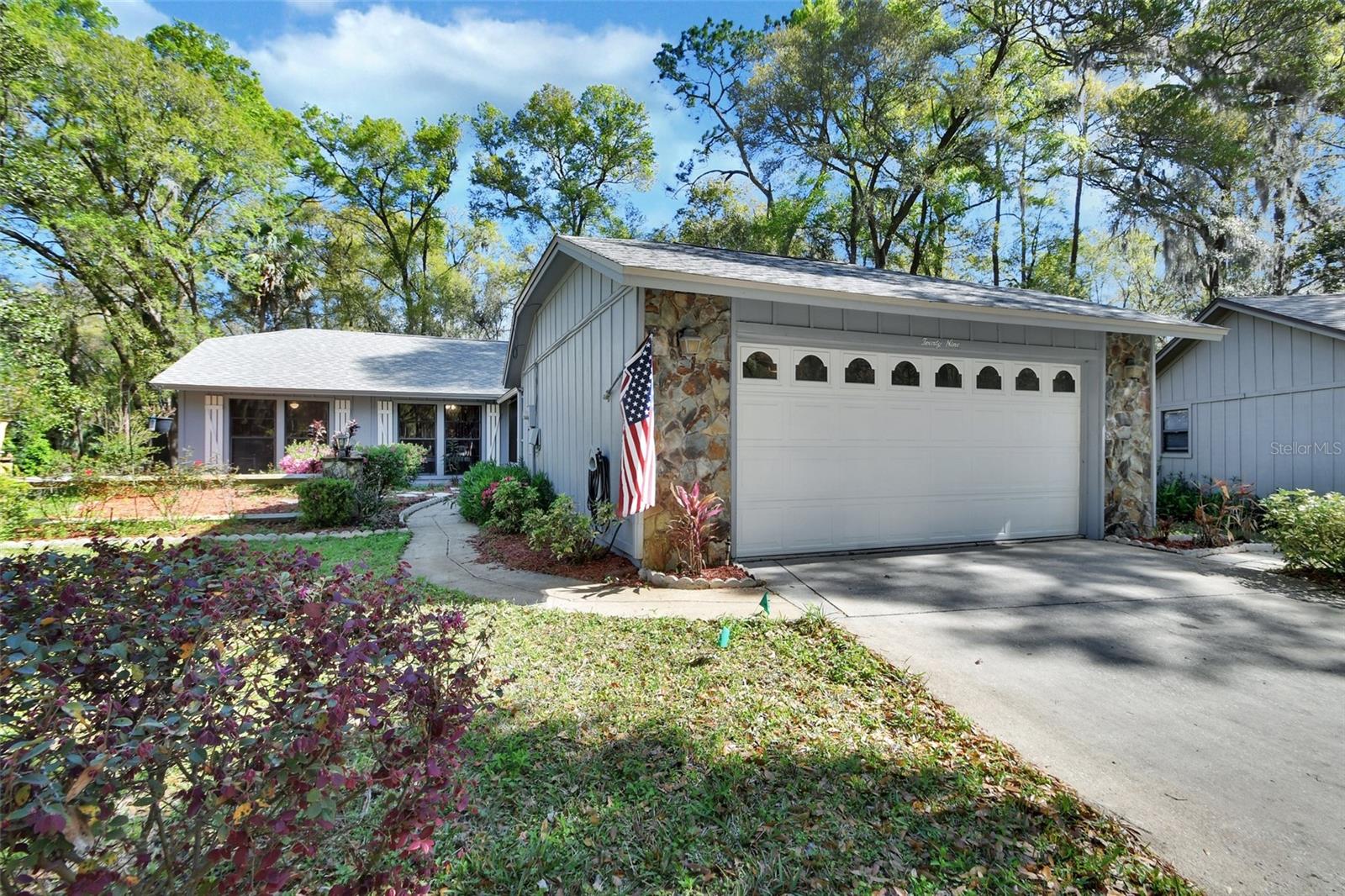 29 RAMBLEWOOD TRAIL
