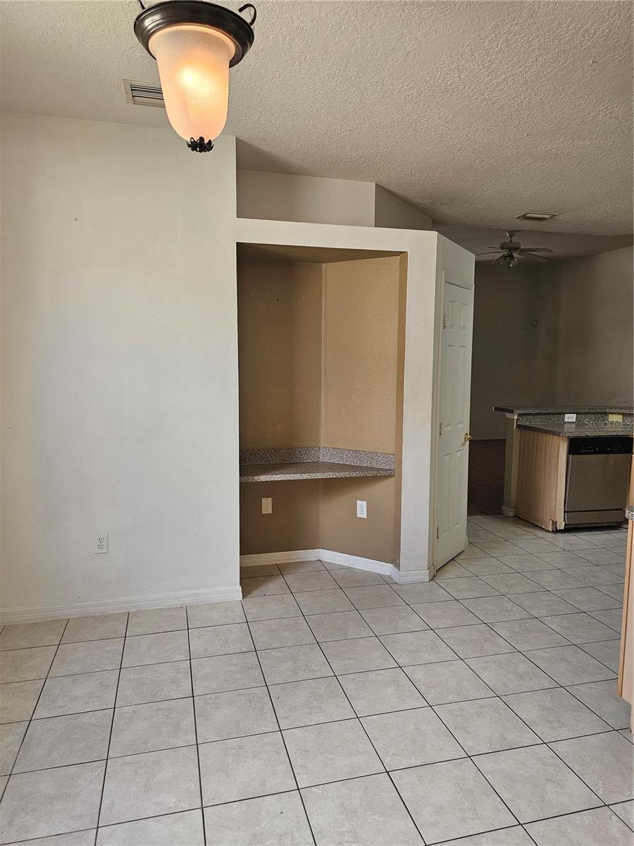 CALABAY PARC AT TOWER LAKE - Residential