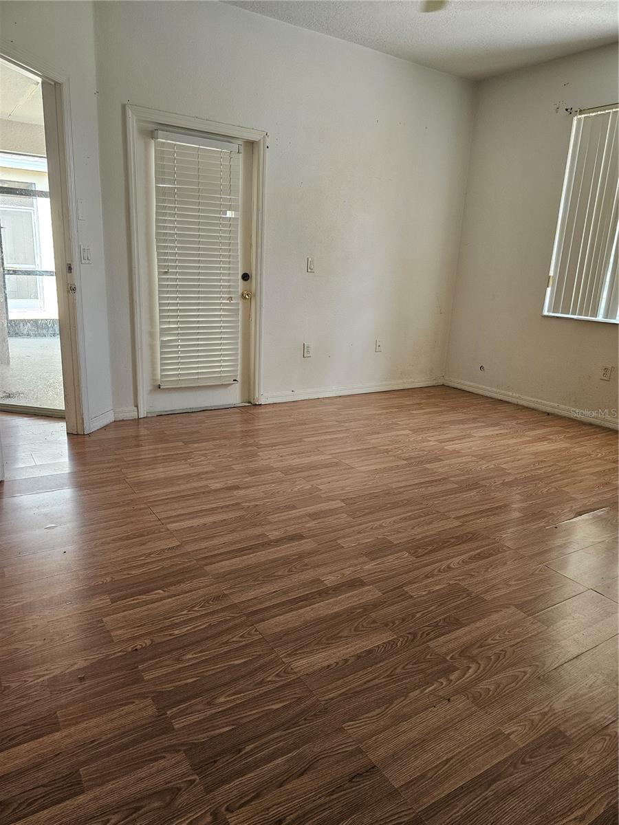 CALABAY PARC AT TOWER LAKE - Residential