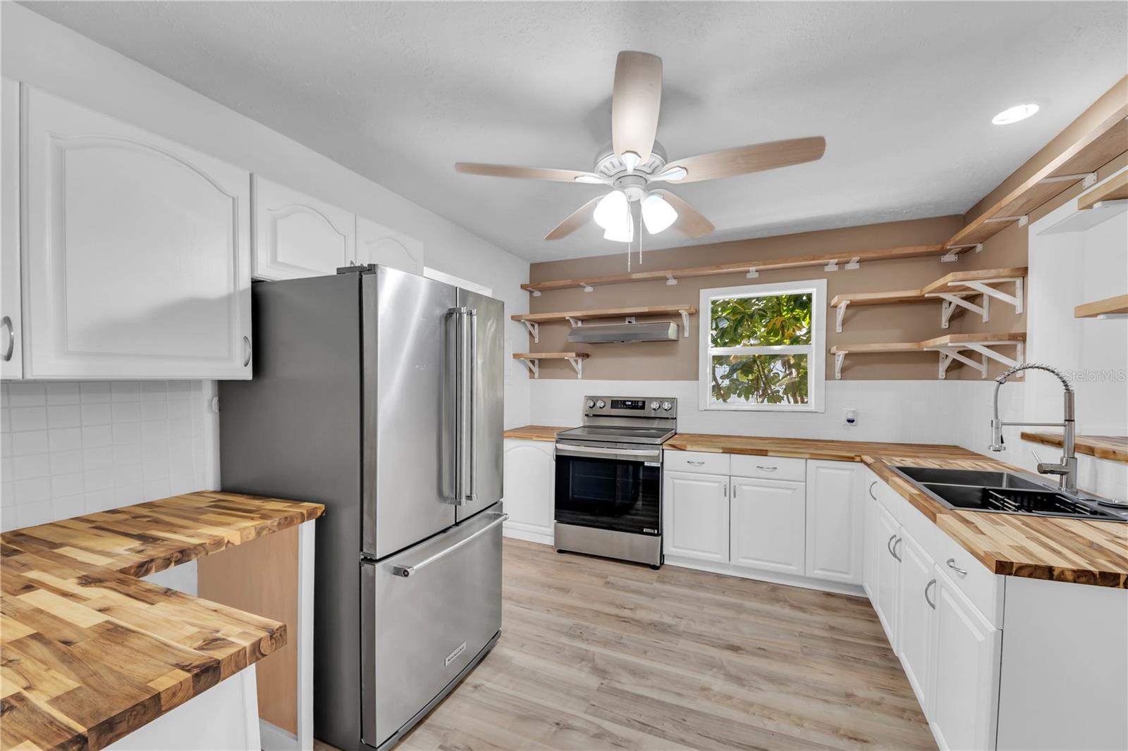 ALTAMIRA HEIGHTS - Residential