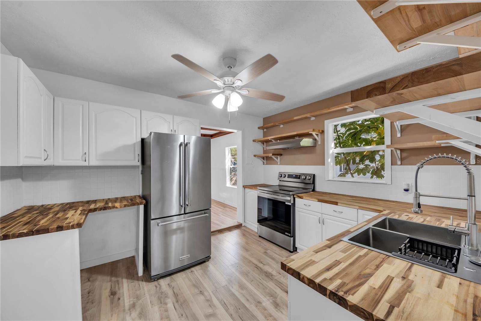 ALTAMIRA HEIGHTS - Residential