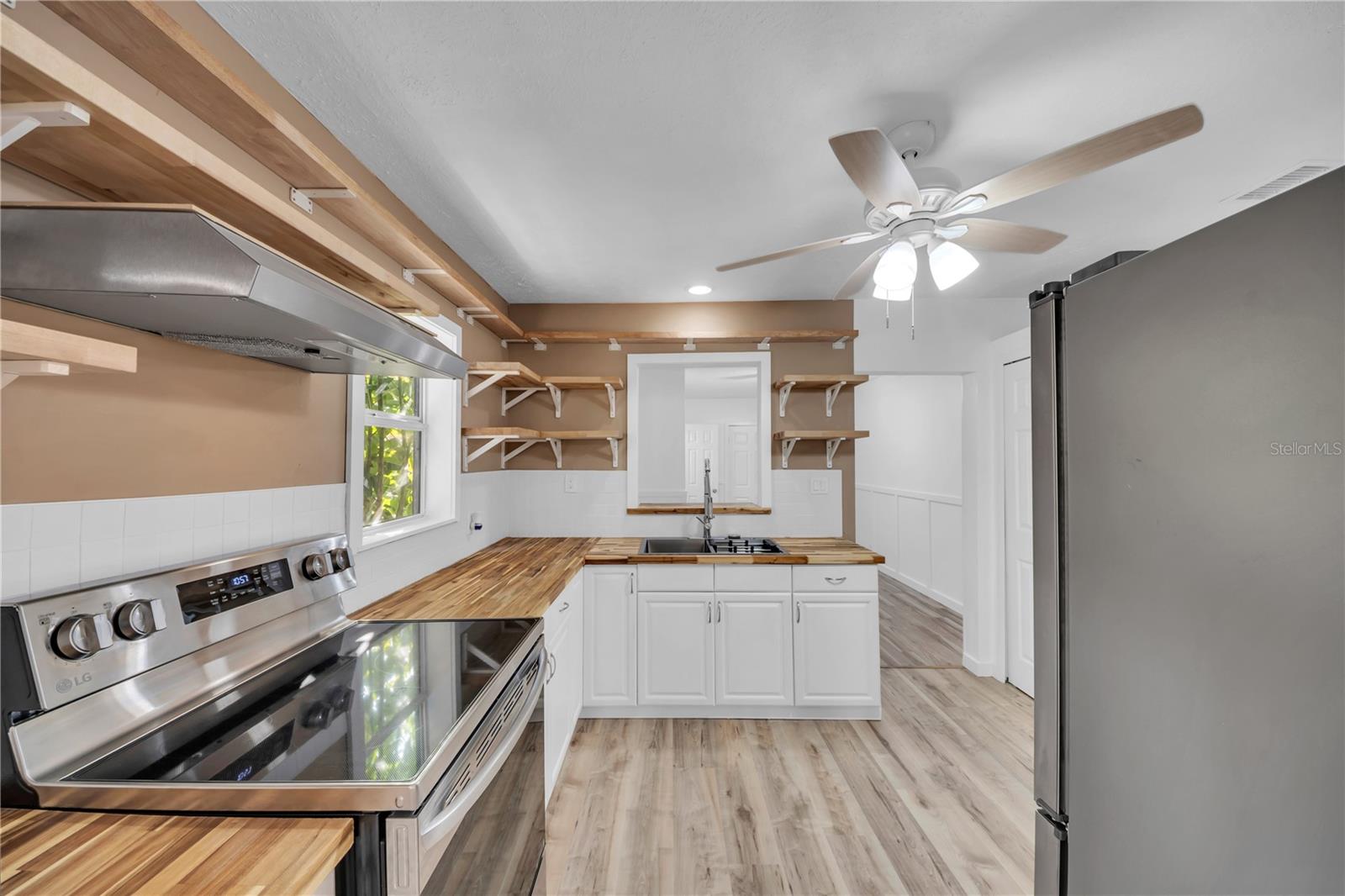 ALTAMIRA HEIGHTS - Residential