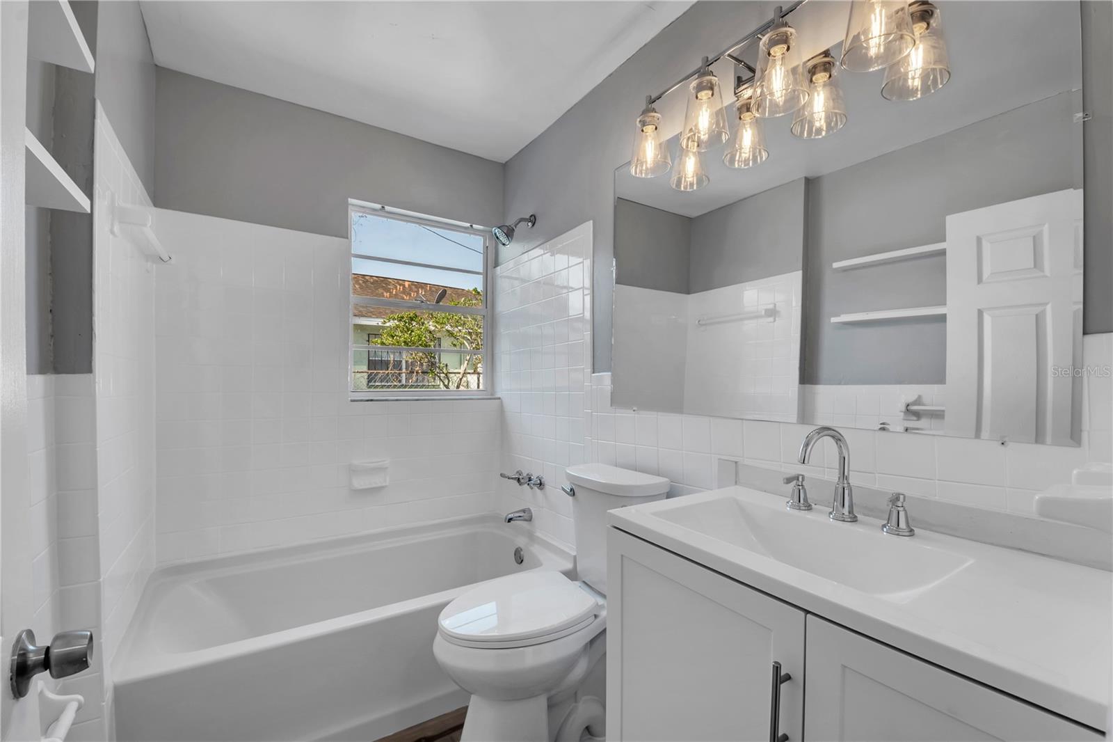 ALTAMIRA HEIGHTS - Residential