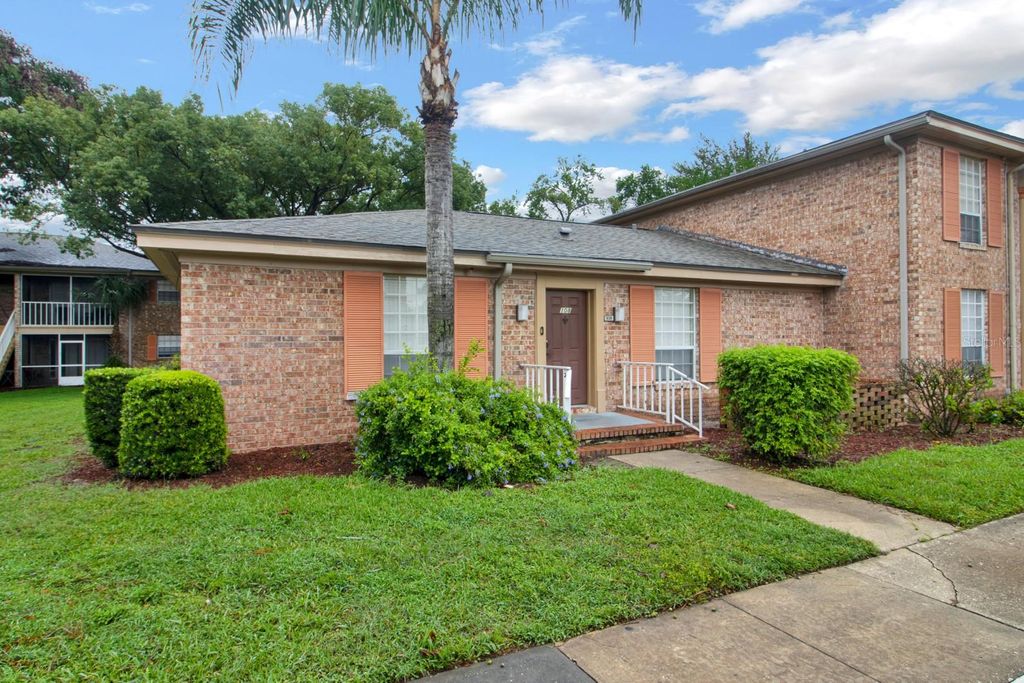 Photo of 416 Banyon Tree Circle #108, Maitland, FL 32751 (MLS # O6391239)