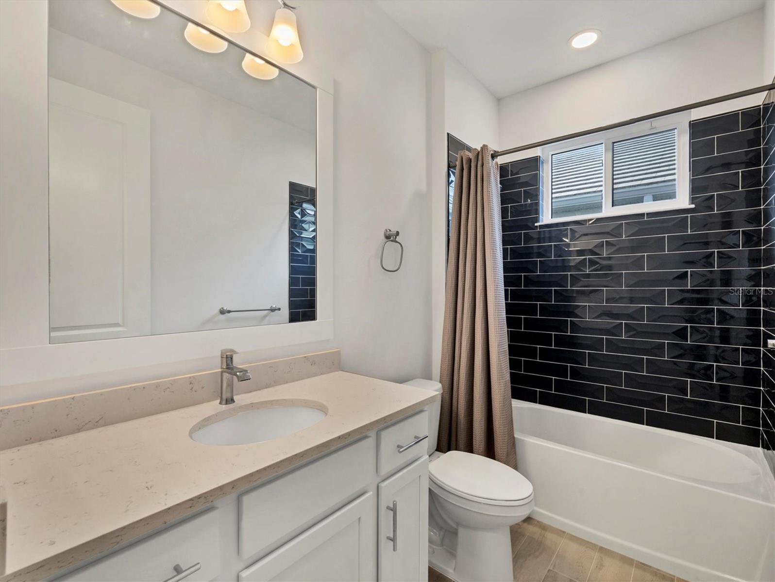 LAKEHOUSE COVE/WATERSIDE PH 5 - Residential