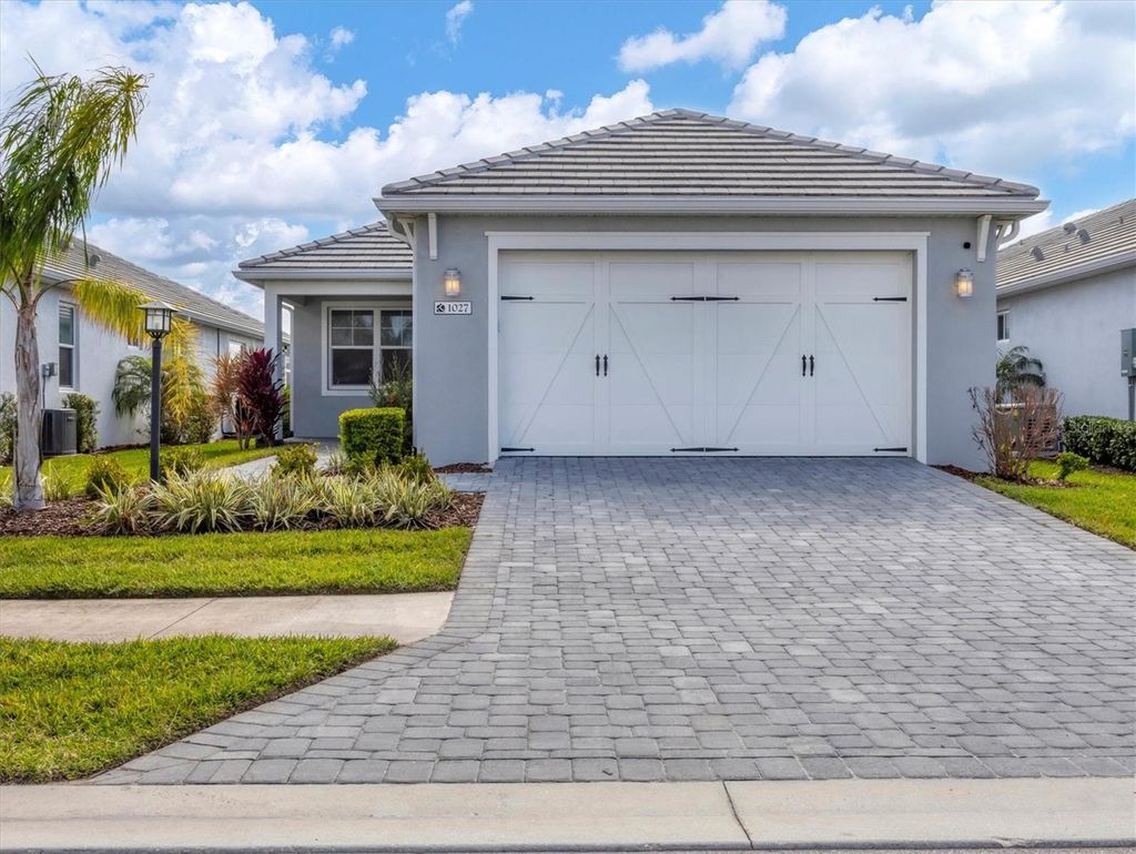 Photo of 1027 Waterline Court, Sarasota, FL 34240 (MLS # A4683675)