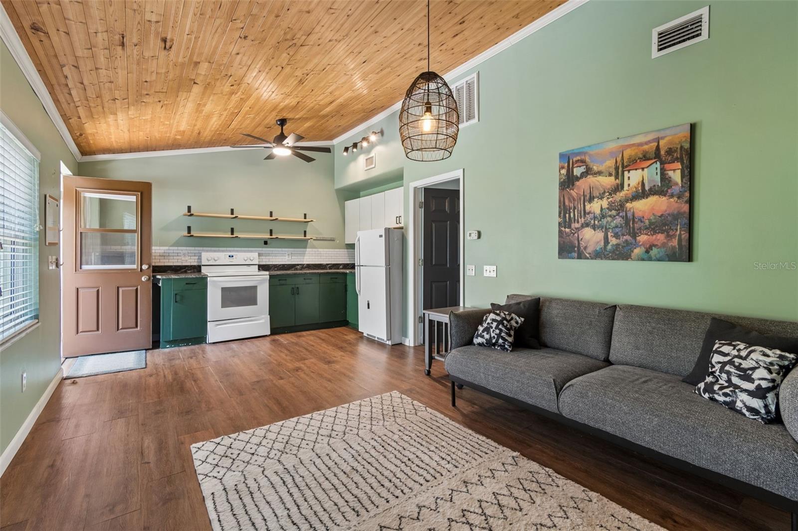 BRIDGEWATER TWNHMS - Residential