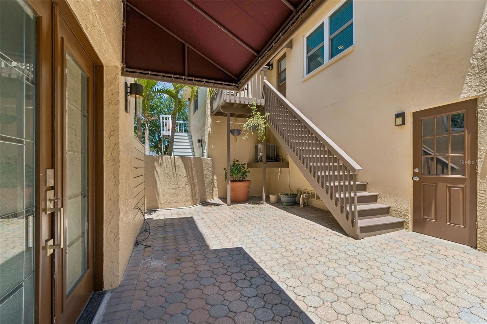 BRIDGEWATER TWNHMS - Residential