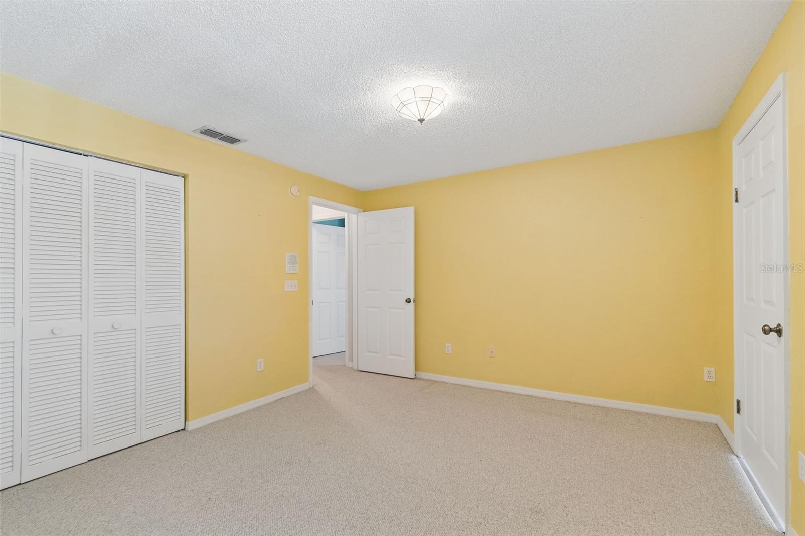 BRIDGEWATER TWNHMS - Residential