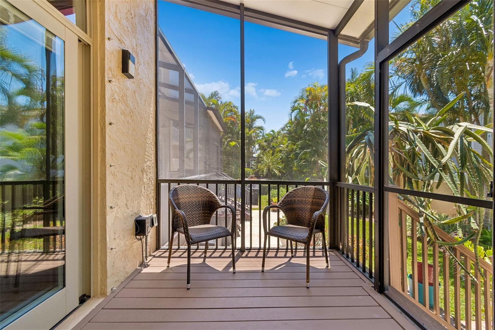 BRIDGEWATER TWNHMS - Residential