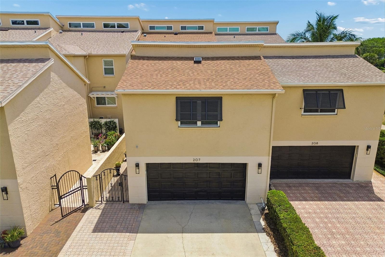 BRIDGEWATER TWNHMS - Residential
