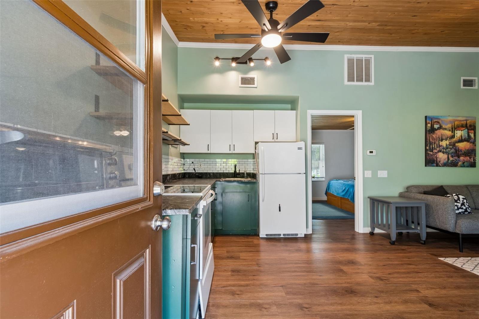 BRIDGEWATER TWNHMS - Residential