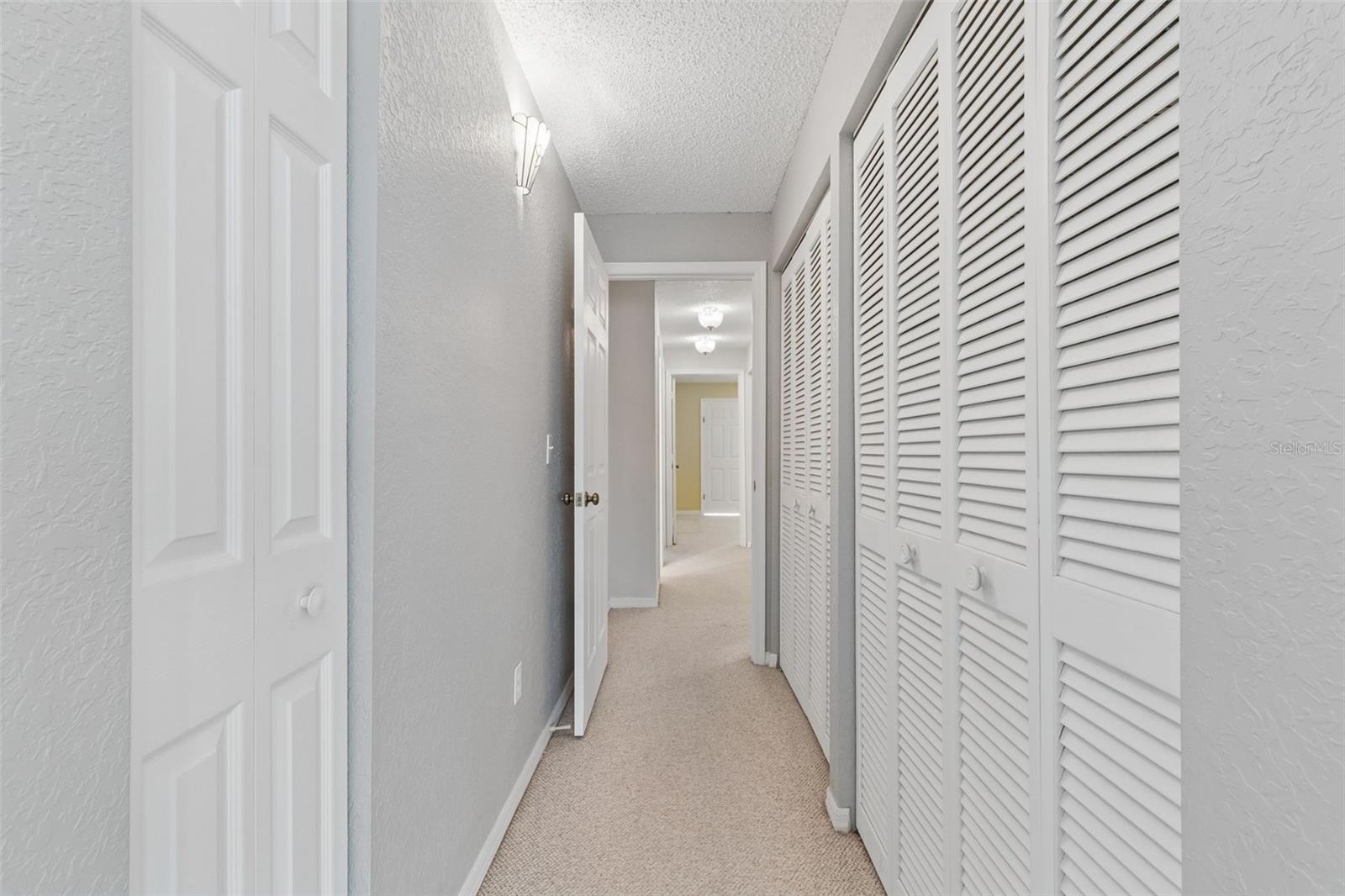 BRIDGEWATER TWNHMS - Residential