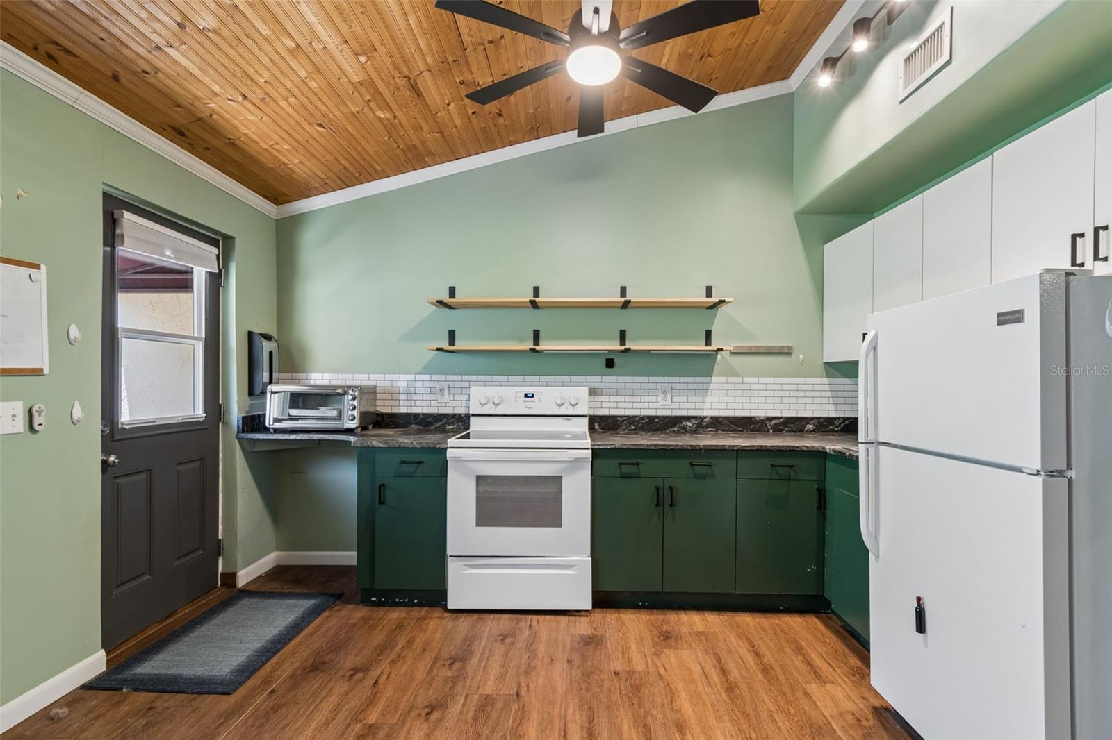 BRIDGEWATER TWNHMS - Residential