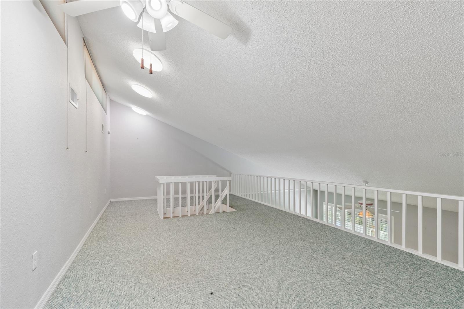 BRIDGEWATER TWNHMS - Residential