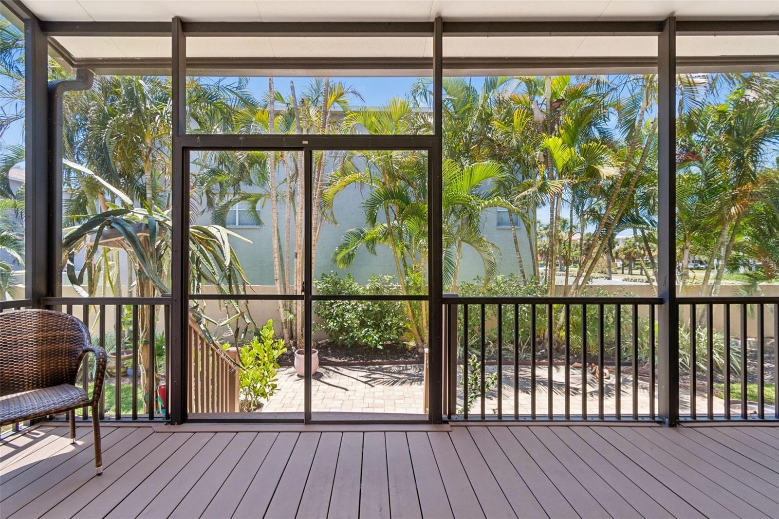 BRIDGEWATER TWNHMS - Residential