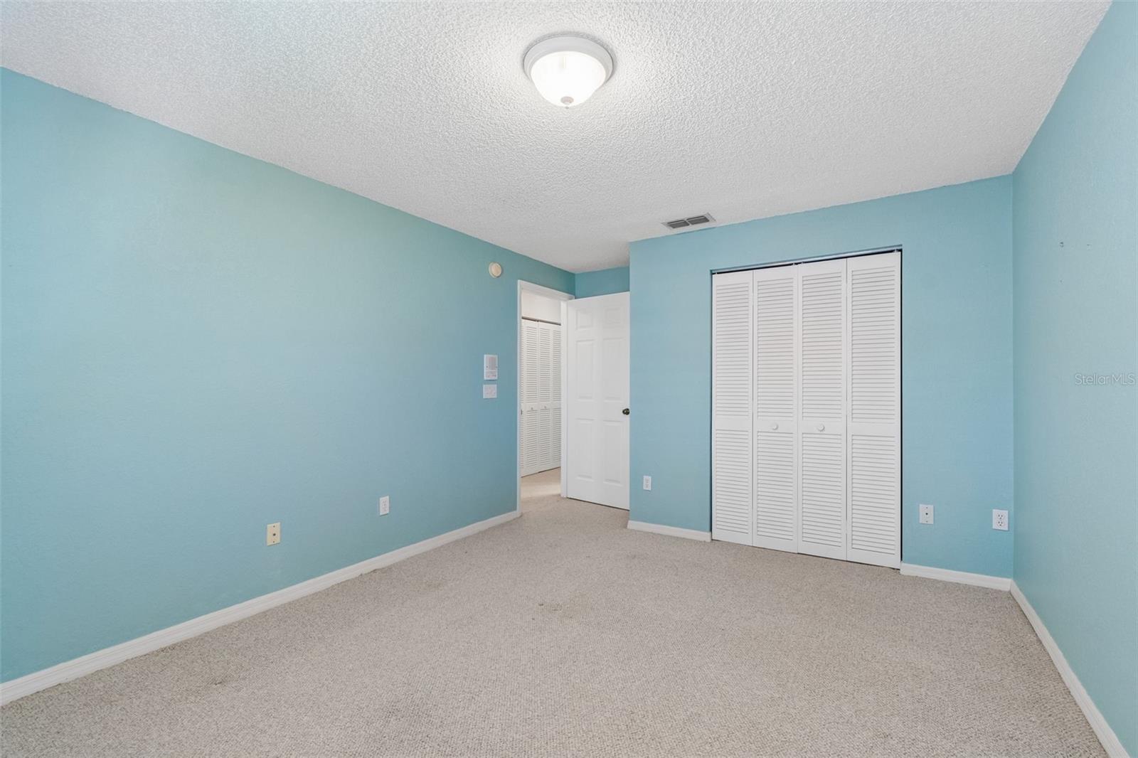 BRIDGEWATER TWNHMS - Residential