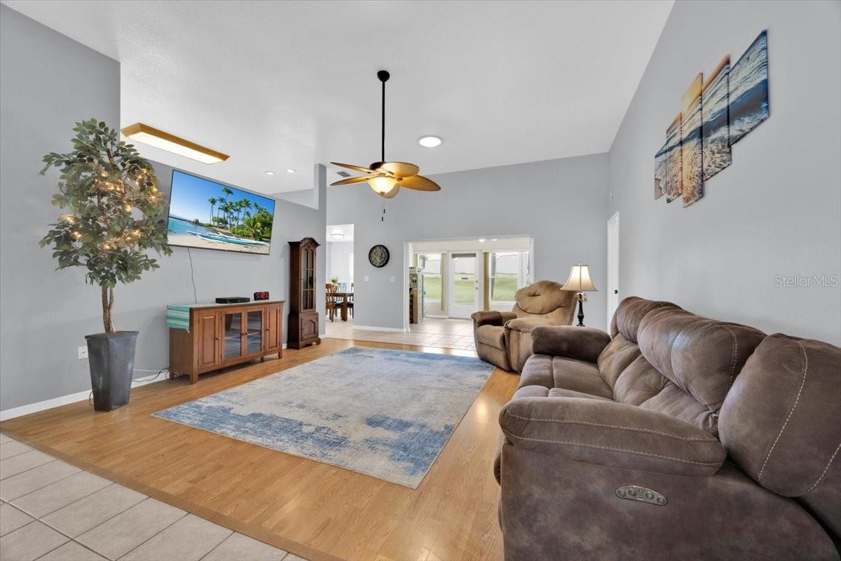 422 HARBOURVIEW DRIVE
