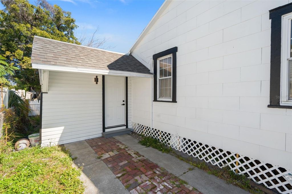 Photo of 2008 Oakwood Avenue #B, Tampa, FL 33605 (MLS # TB8488157)