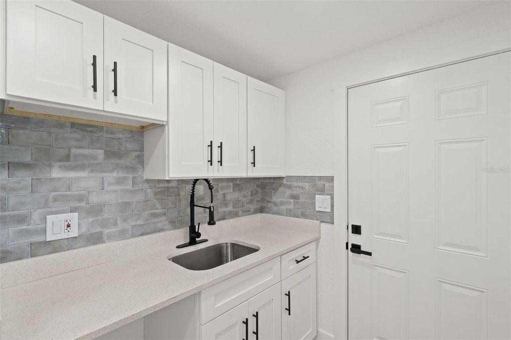 Photo of 2008 Oakwood Avenue #B, Tampa, FL 33605 (MLS # TB8488157)