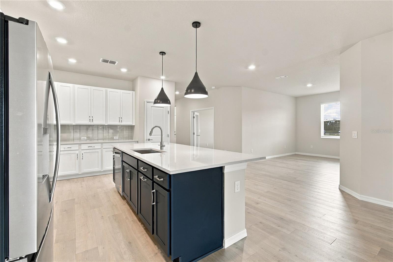 634 KINGSWOOD COURT