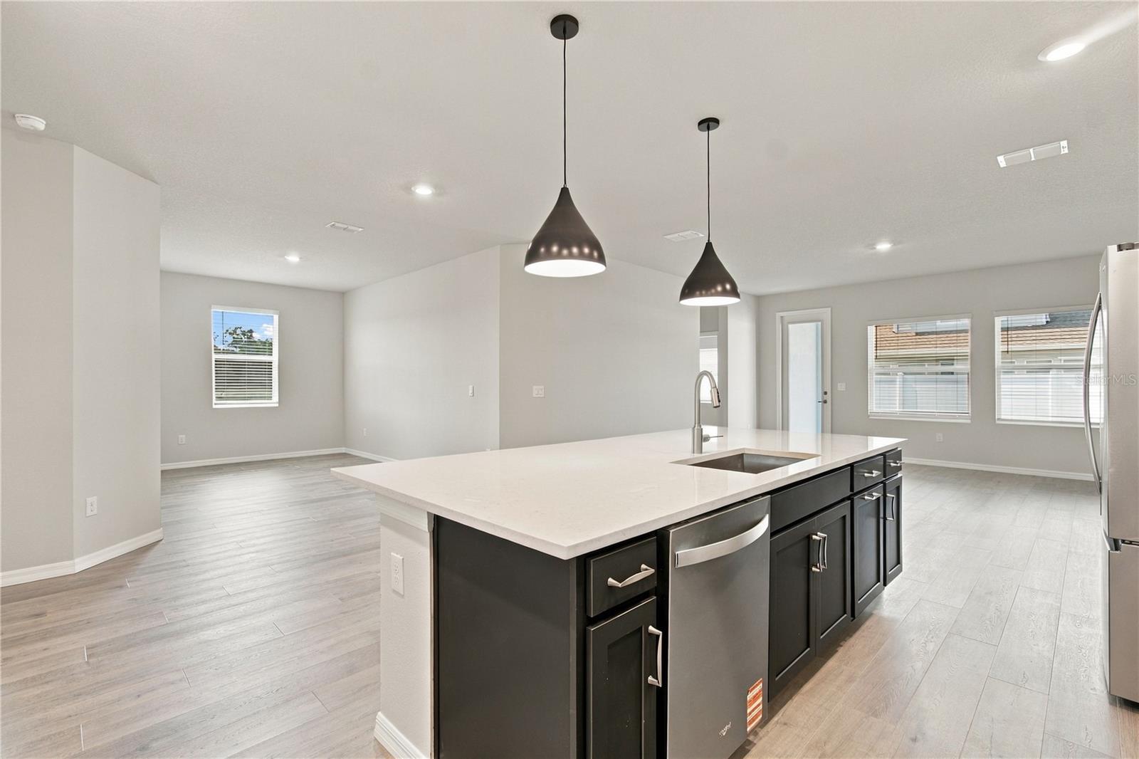 634 KINGSWOOD COURT