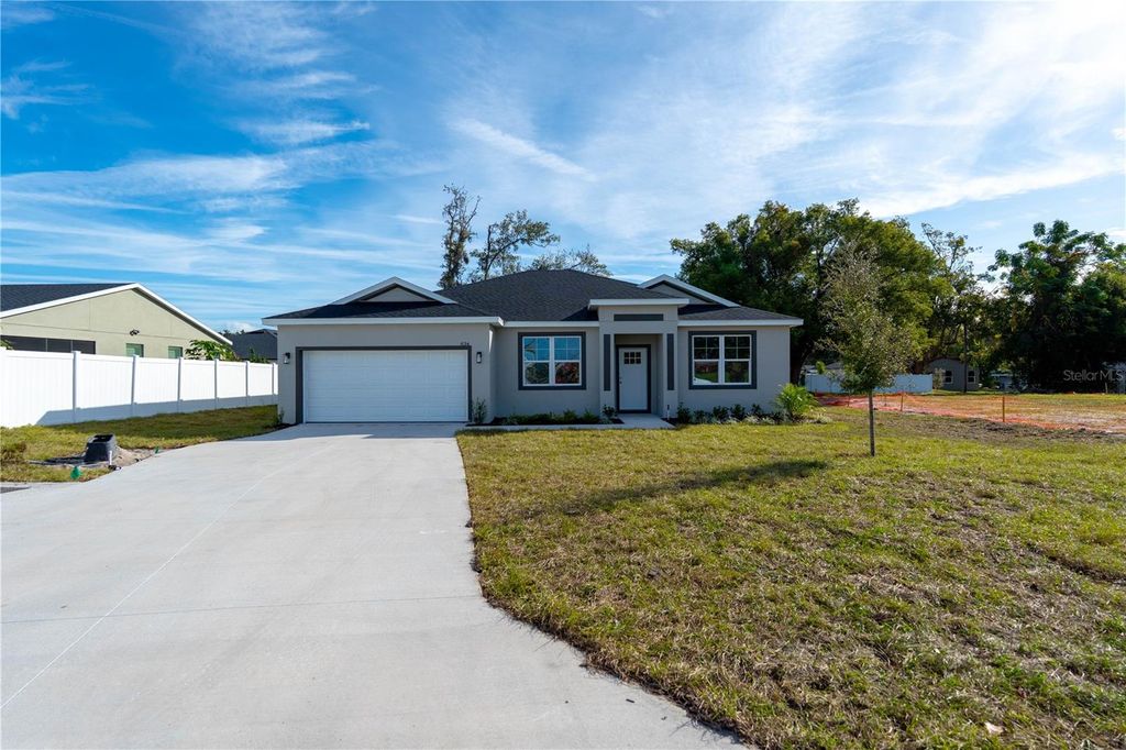 Photo of 834 N Joanna Avenue, Tavares, FL 32778 (MLS # O6368785)