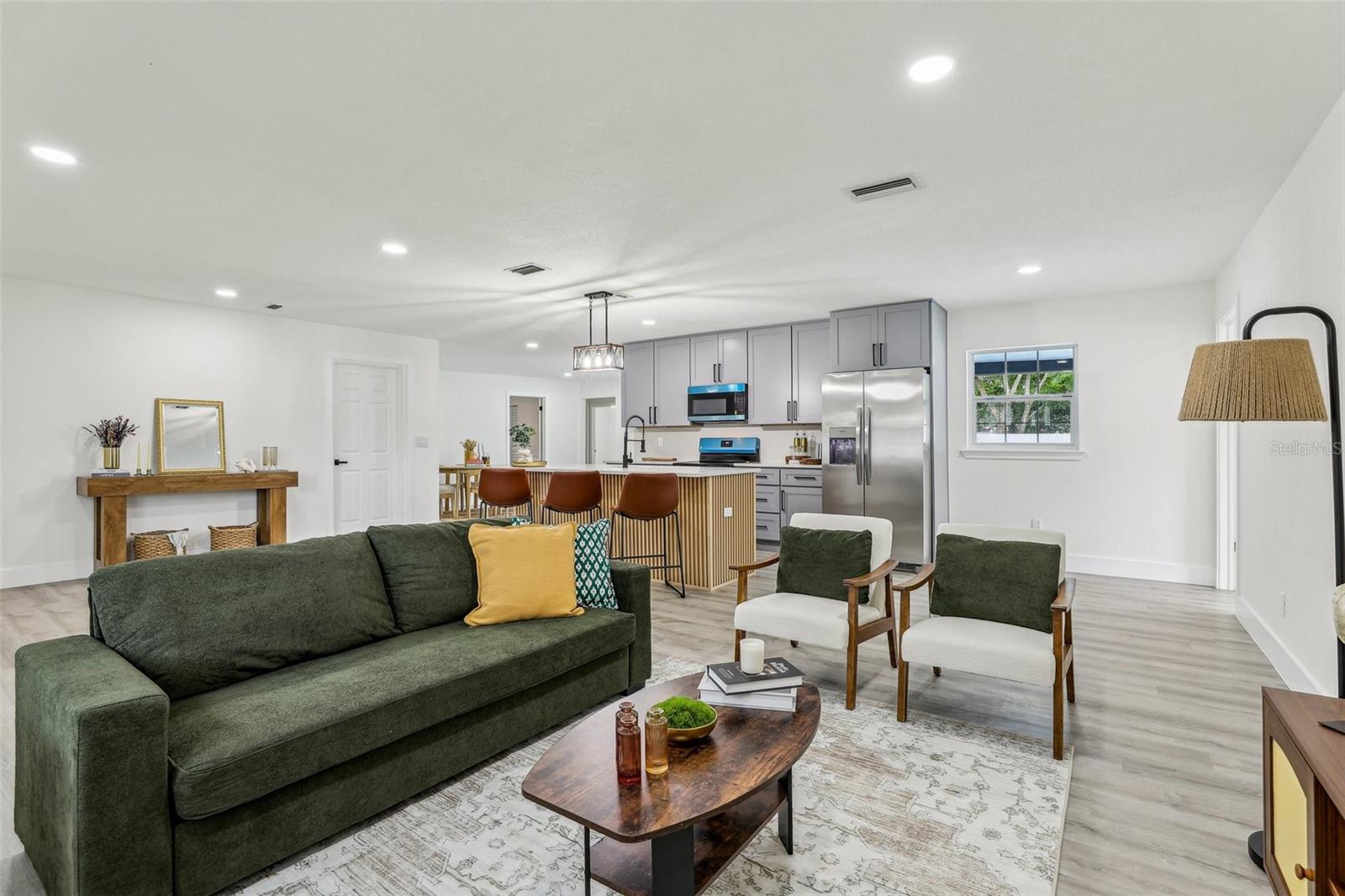 7124 TURQUOISE LANE