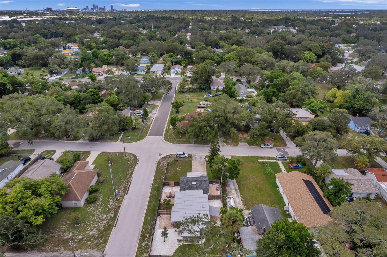 ST PETERSBURG INVESTMENT COS ADD TO OAK PARK - Residential Lease