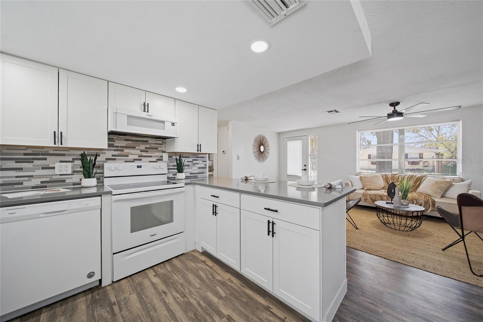 HOLIDAY LAKE ESTATES - Residential