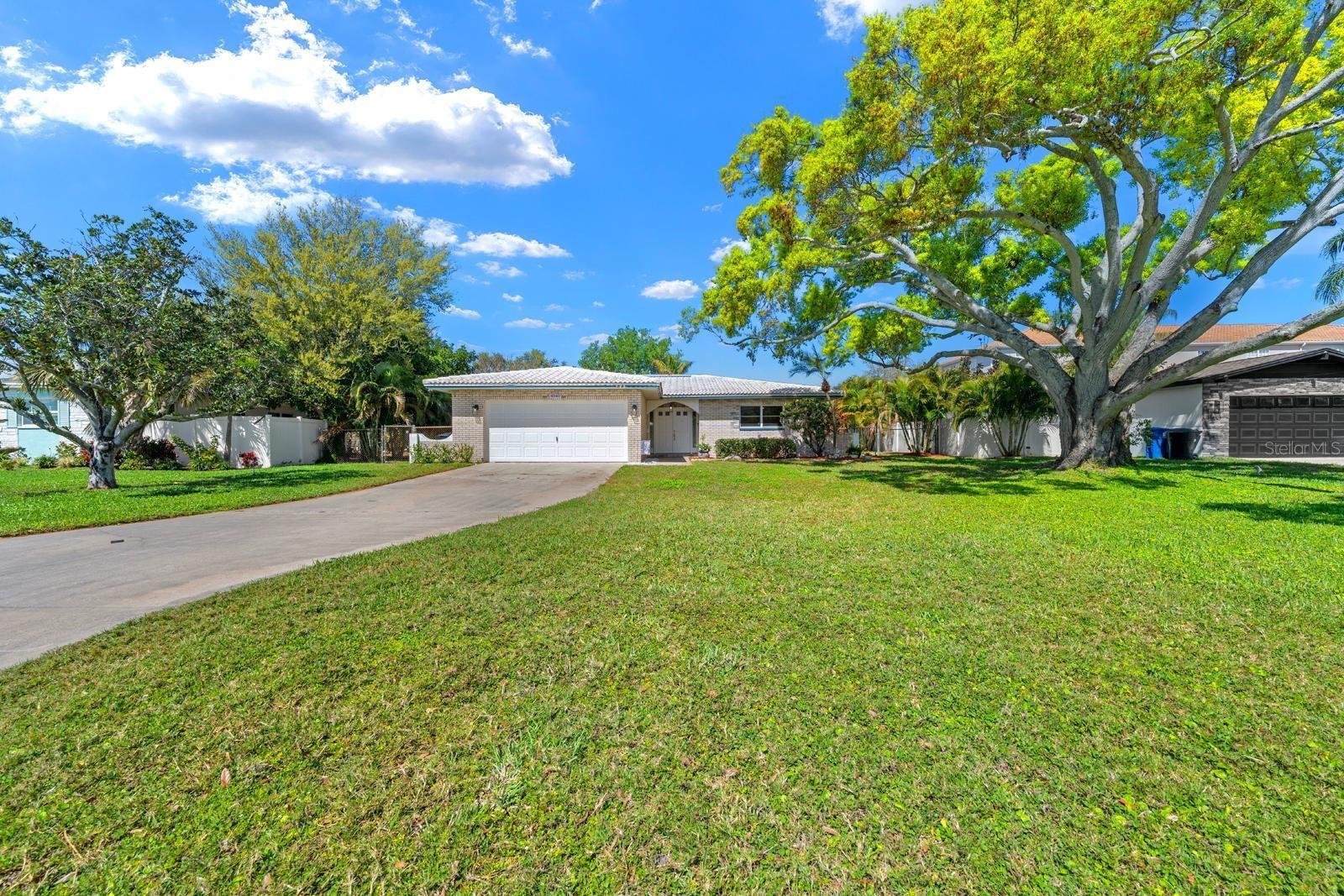 OVERLOOK DRIVE ESTATE - Residential