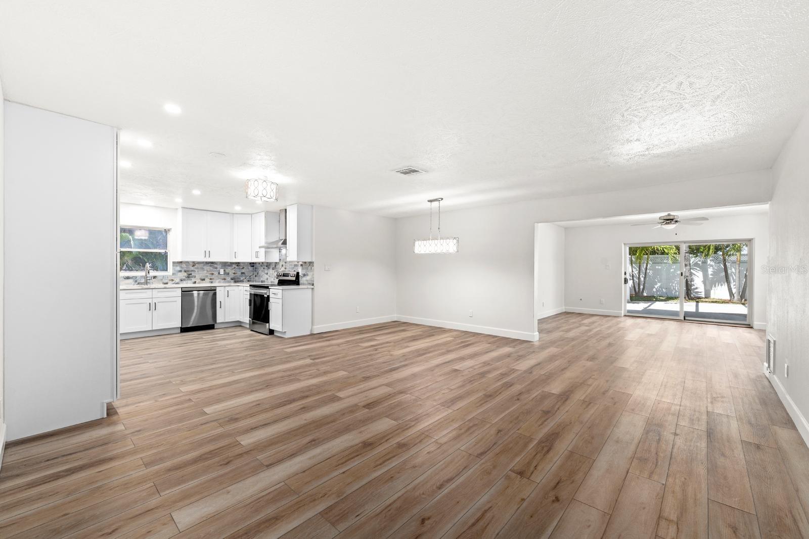 OVERLOOK DRIVE ESTATE - Residential