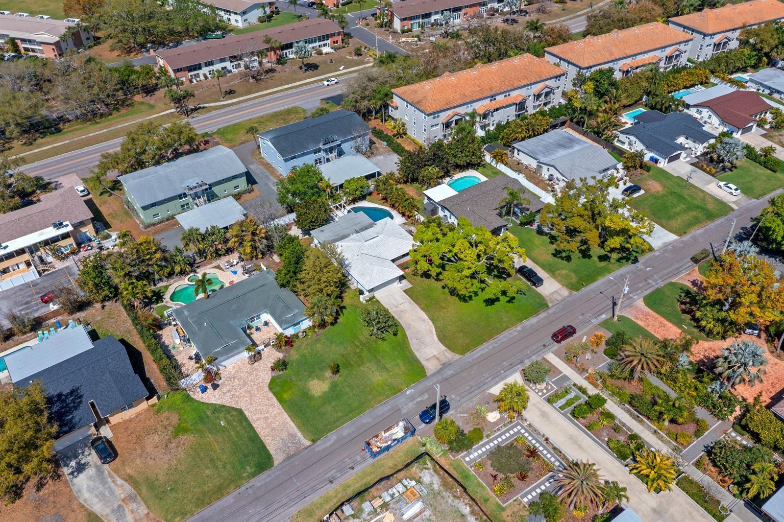 OVERLOOK DRIVE ESTATE - Residential