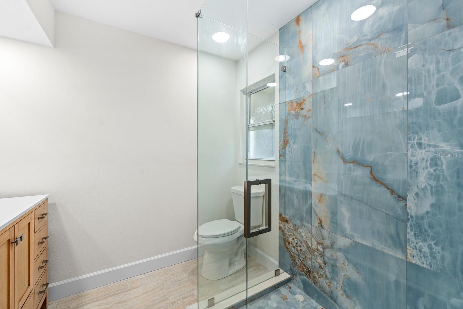 OVERLOOK DRIVE ESTATE - Residential