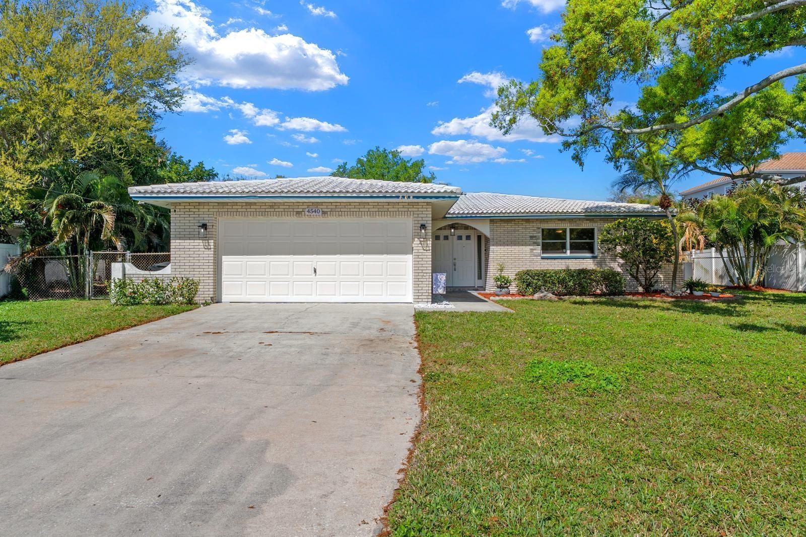 OVERLOOK DRIVE ESTATE - Residential
