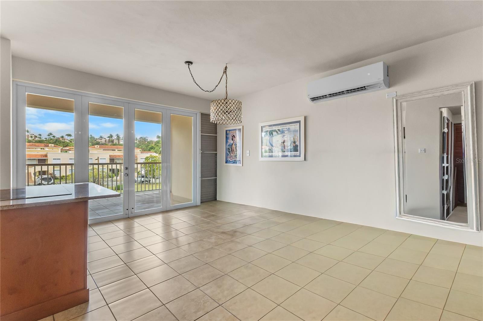 HARBOUR LAKES - Residential