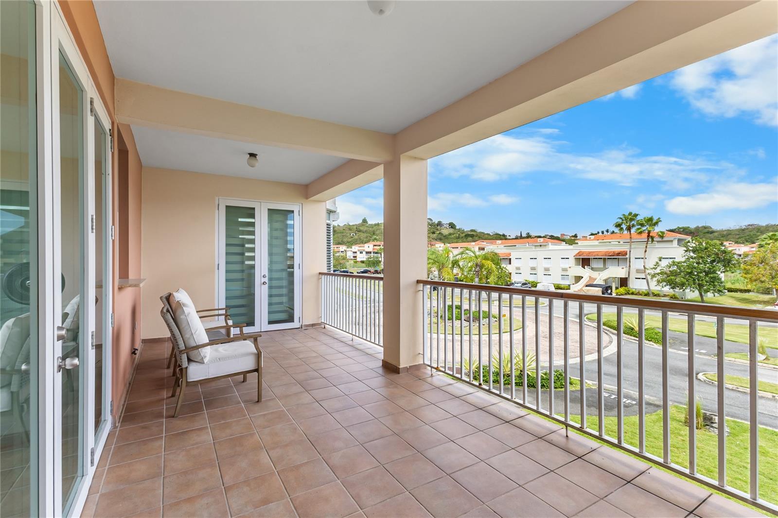 HARBOUR LAKES - Residential