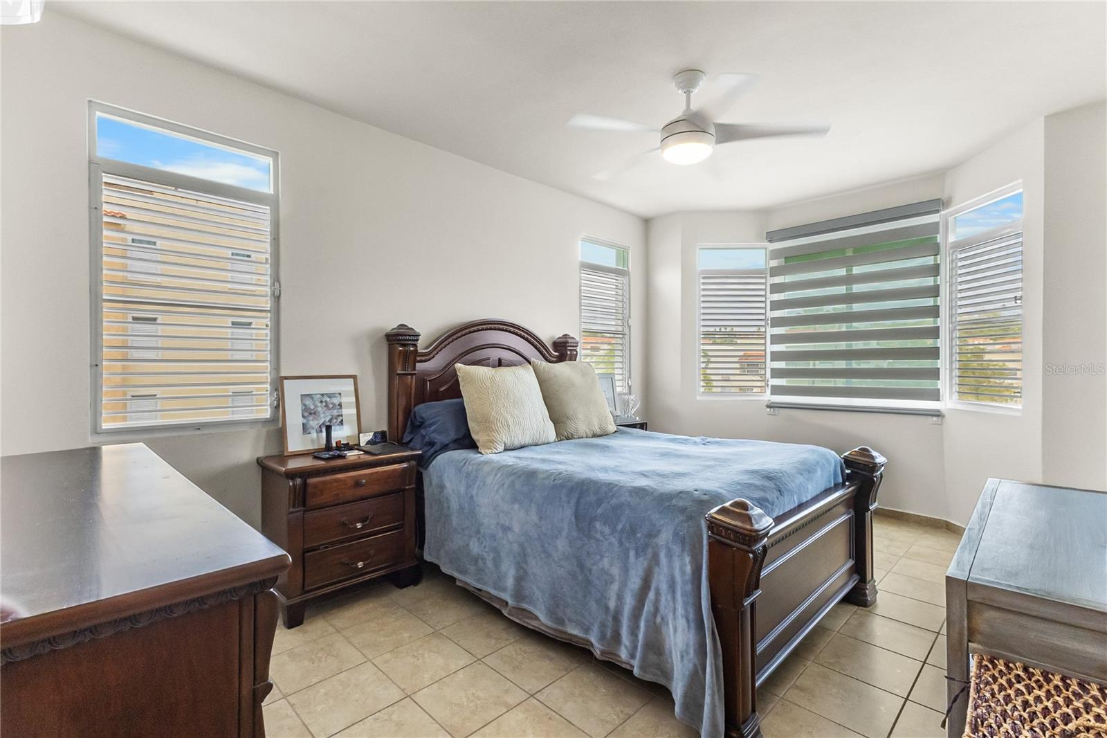 HARBOUR LAKES - Residential